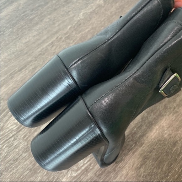 Johnston & Murphy block heel leather booties. Size 9.
Made in Brazil - Picture 9 of 13